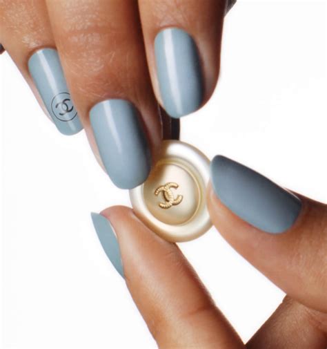 ongles chanel|chanel feno nail color.